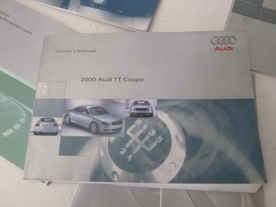 2000 Audi TT Mk1 / 8N - Owner's Manuals w/ Case4